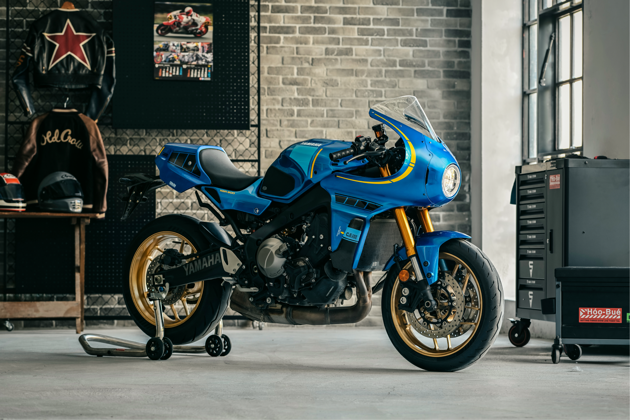 初代XSR900用 ファニーズカスタム エグリタンクカバー 青 左右セット 初代XSR900用 ファニーズカスタム エグリタンクカバー 青 左右